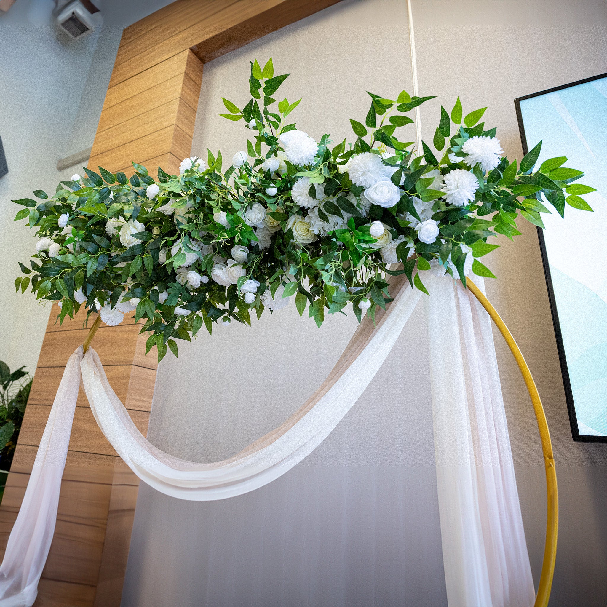 Ivory Dreams Large Arch Swag