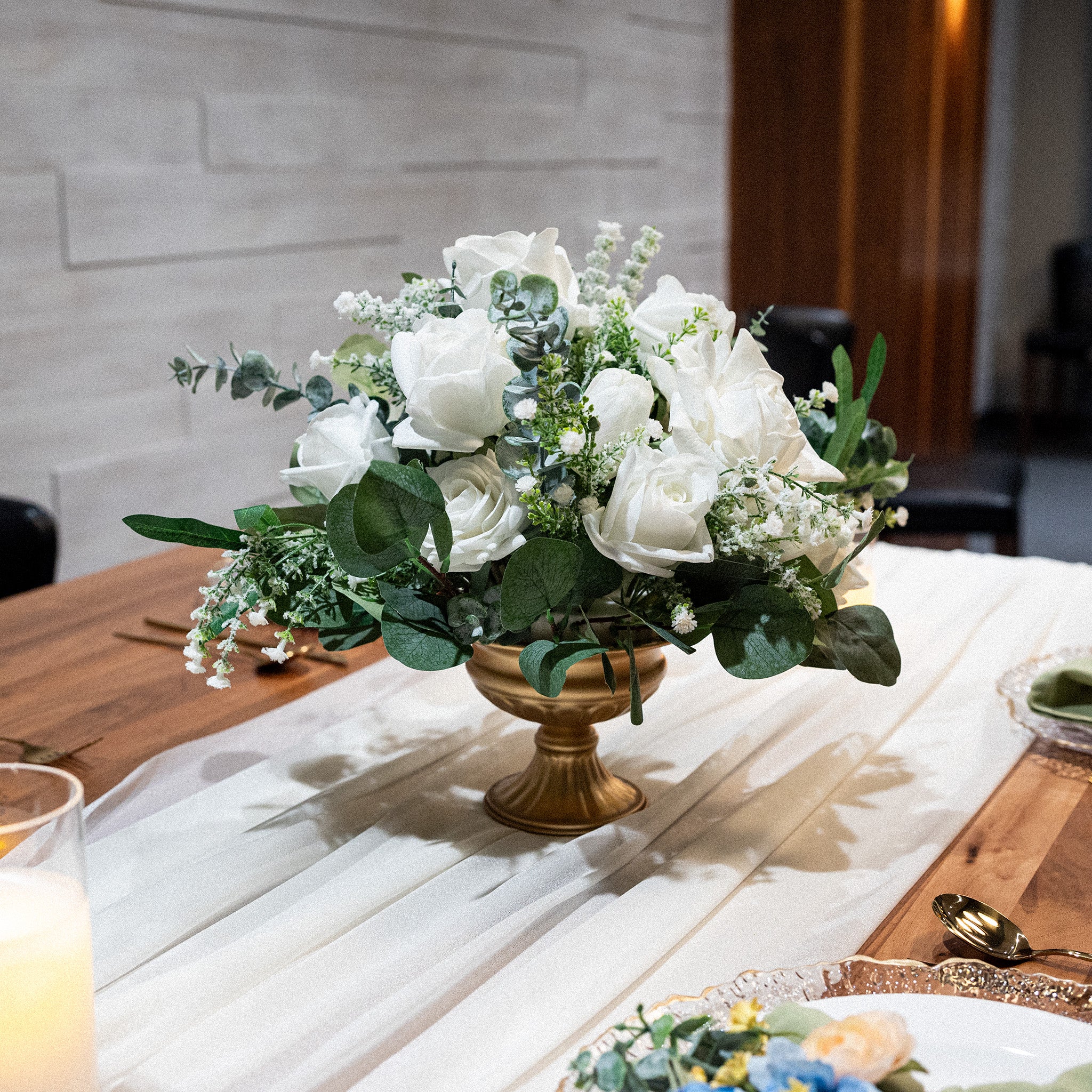 Ivory Dreams Table Centerpiece