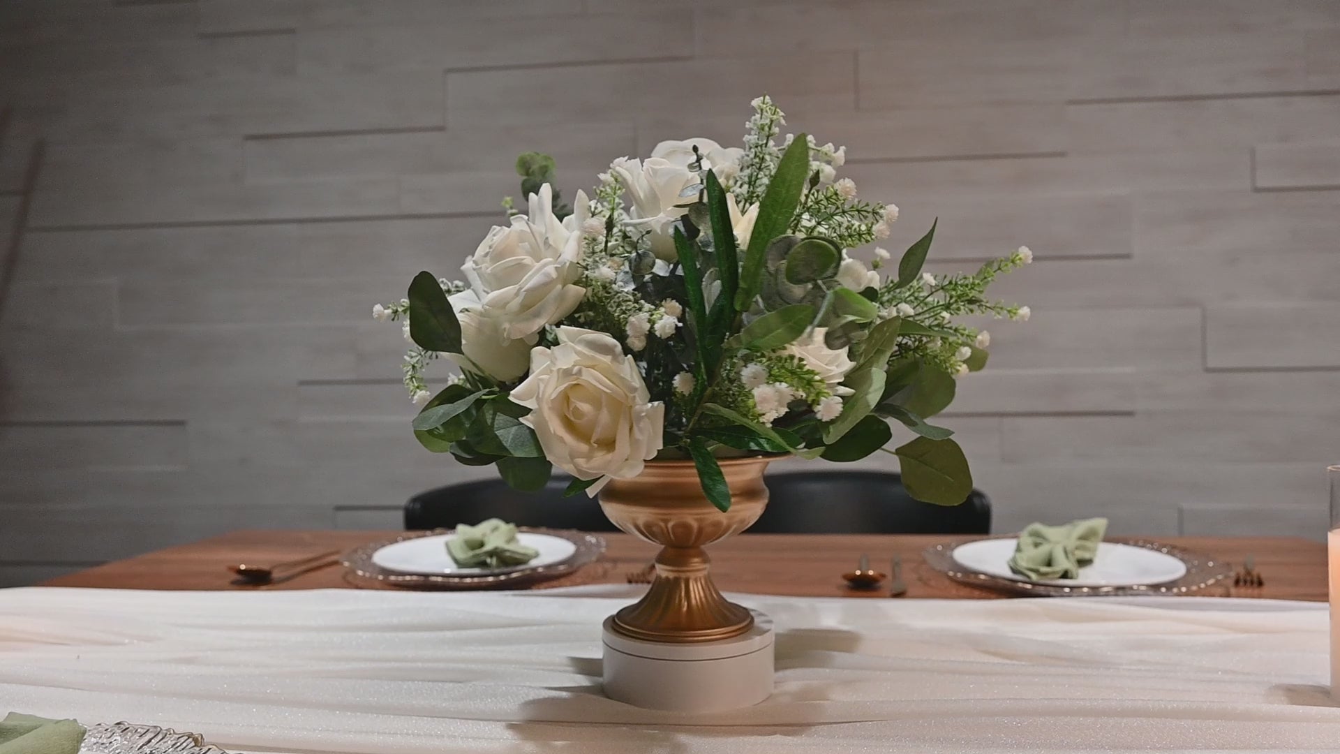 Ivory Dreams Table Centerpiece