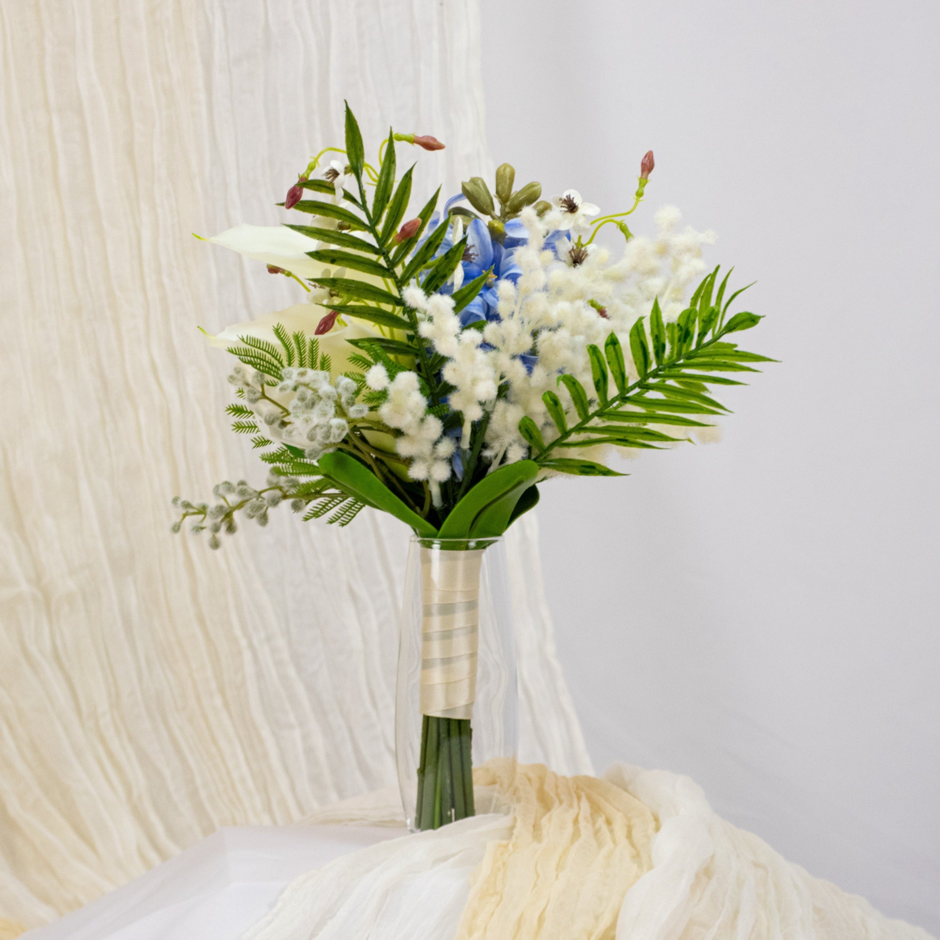 White &amp; blue melody bouquet - Clearance For Sale